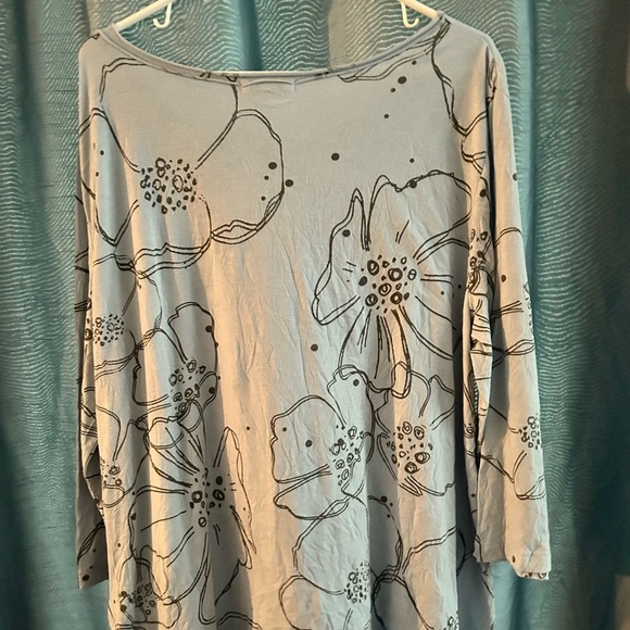 Chalet Tops - Chalet et Céci xL Black and pale green Floral Top- long sleeves- round neckline
